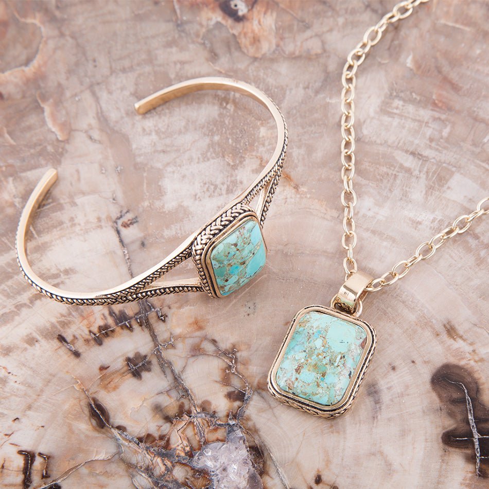 Turquoise Pendant Necklace